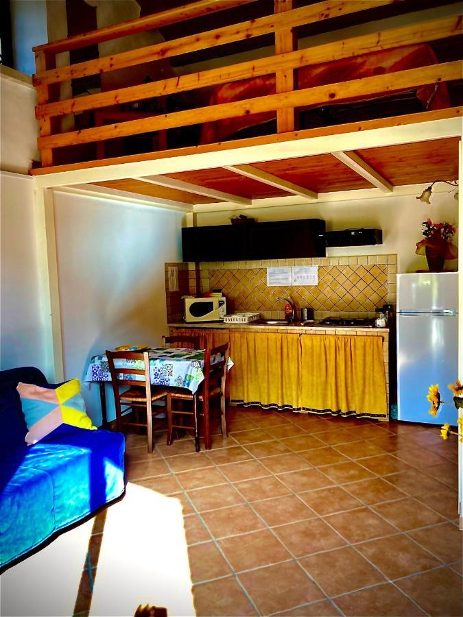 Lovely Cottage كاستيلاّماري ديل غو المظهر الخارجي الصورة