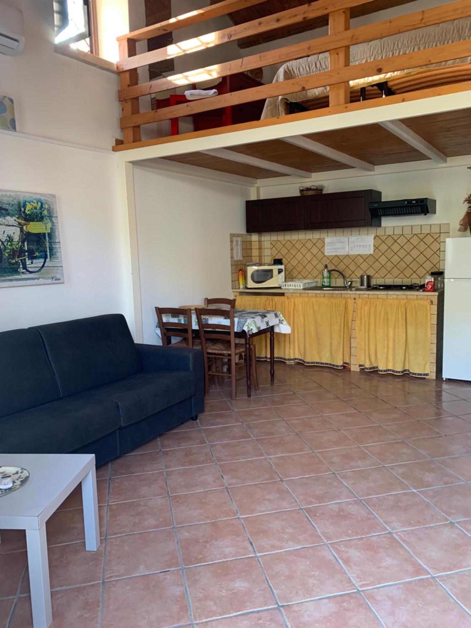 Lovely Cottage كاستيلاّماري ديل غو المظهر الخارجي الصورة