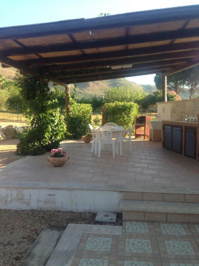 Lovely Cottage كاستيلاّماري ديل غو المظهر الخارجي الصورة